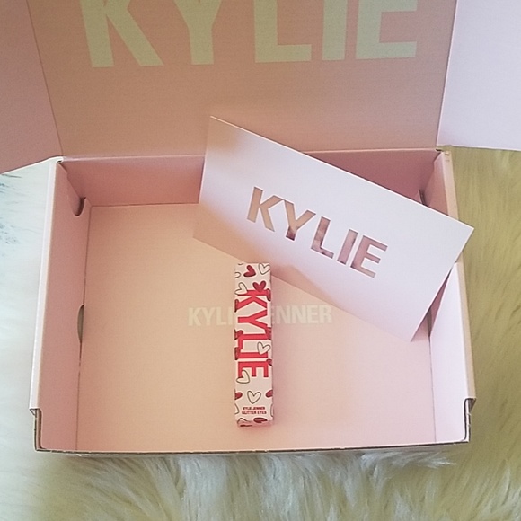 NWT Kylie Cosmetics Glitter Eyes in Roses are Red - Picture 3 of 6